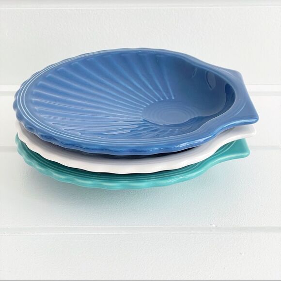 Fiesta Homer Laughlin Shell Plate Set Turquoise, White, and Lapis - Picture 13 of 14